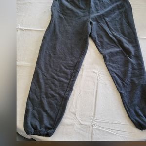 Gildan front pocket sweats